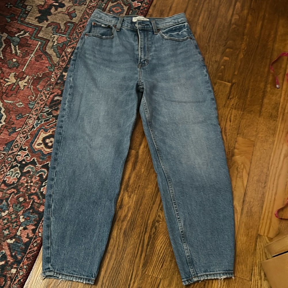 Abercrombie the mom high rise 26 SHORT EUC